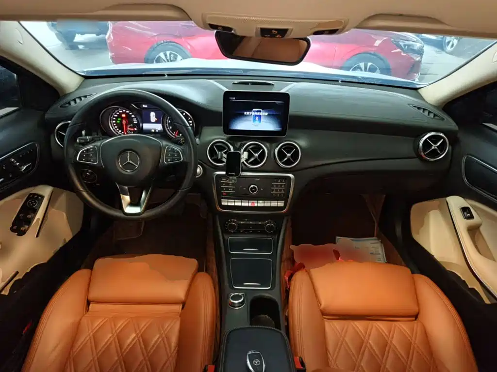 Mercedes-Benz GLA — миниатюра 10