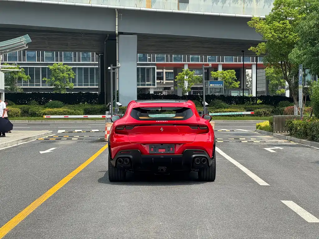 Ferrari Purosangue 2023 6.5L V12