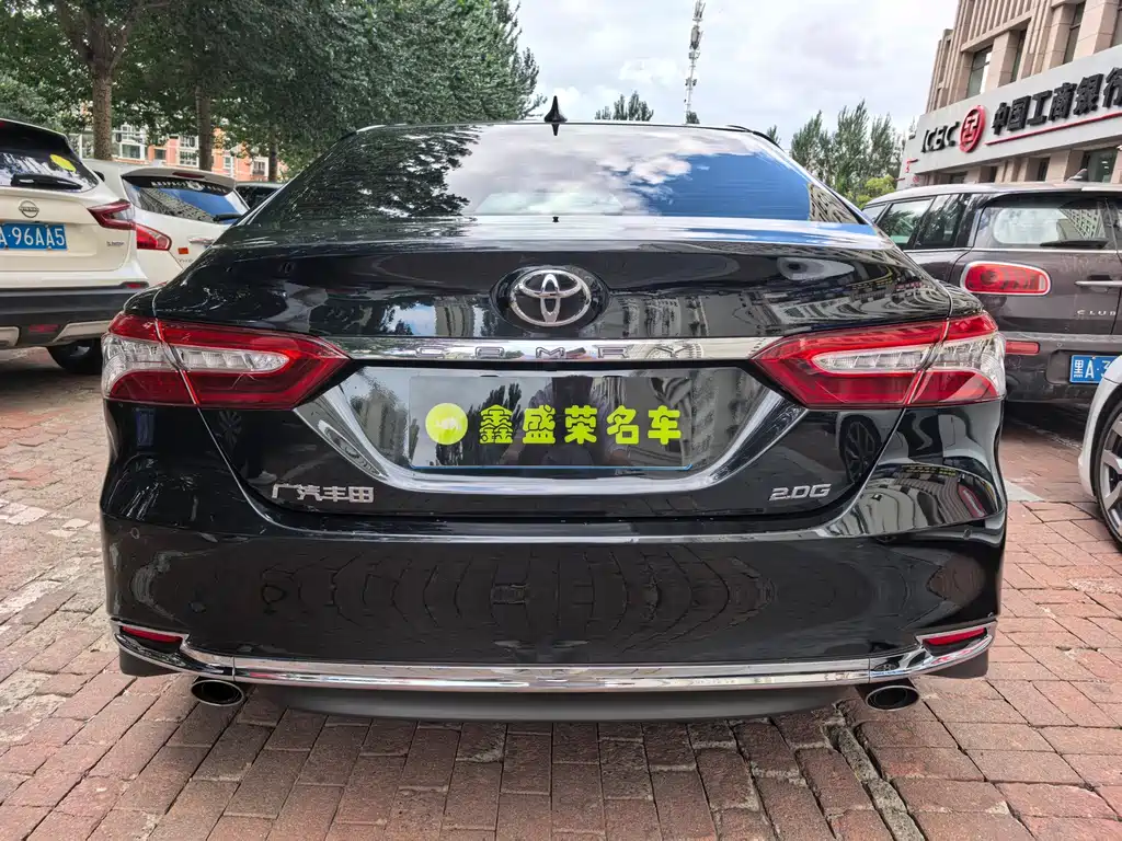 Toyota Camry — миниатюра 5