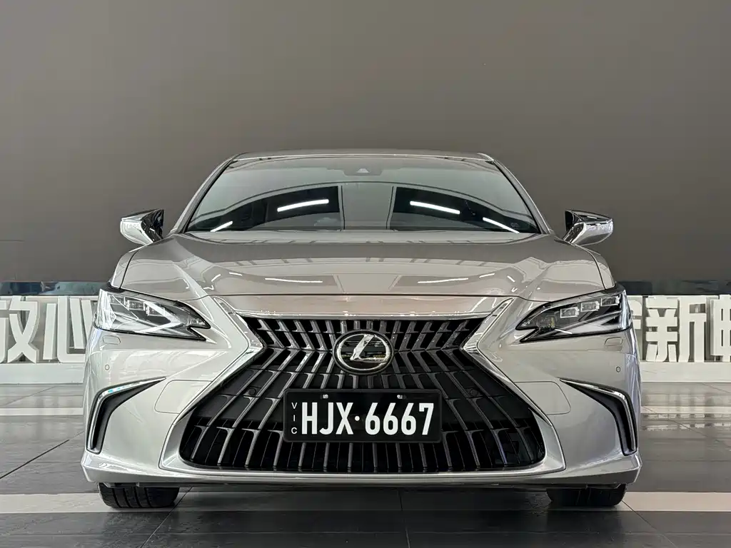 Lexus ES 2022 300h Premium
