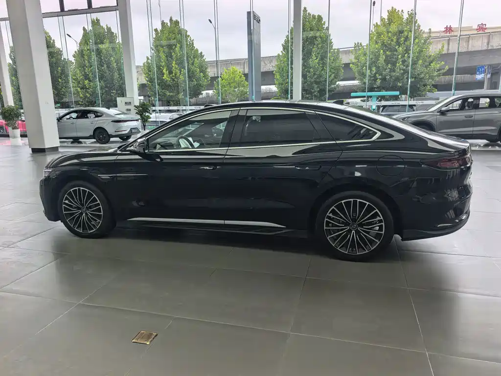 BYD Han — миниатюра 5