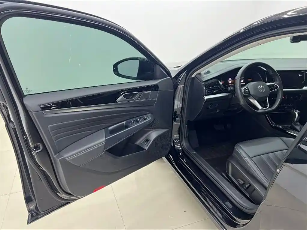 Volkswagen Passat 2023 280TSI