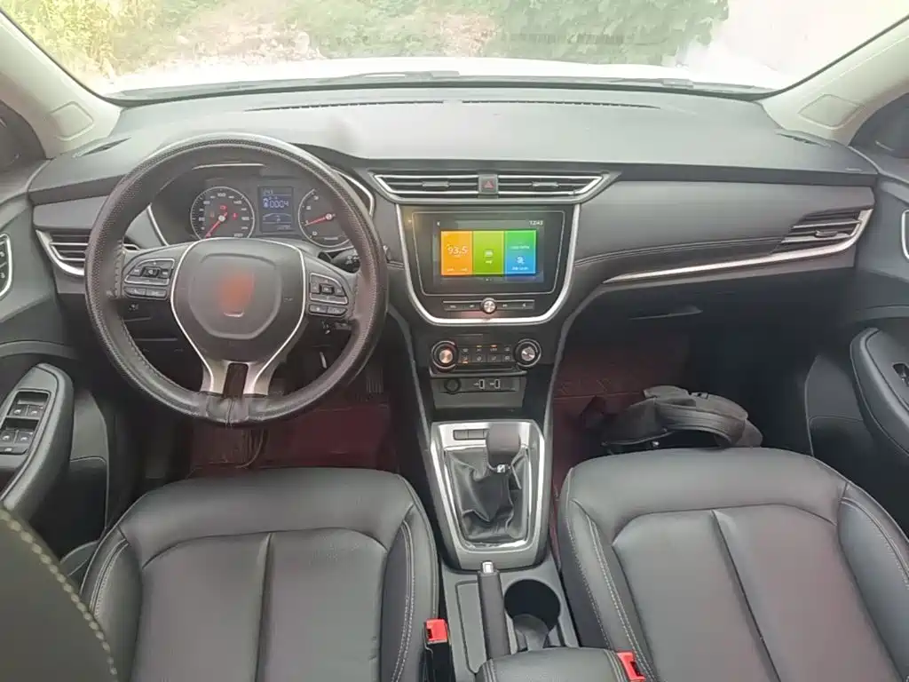 Roewe RX3 — миниатюра 10