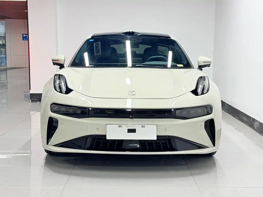Zeekr 001 2025