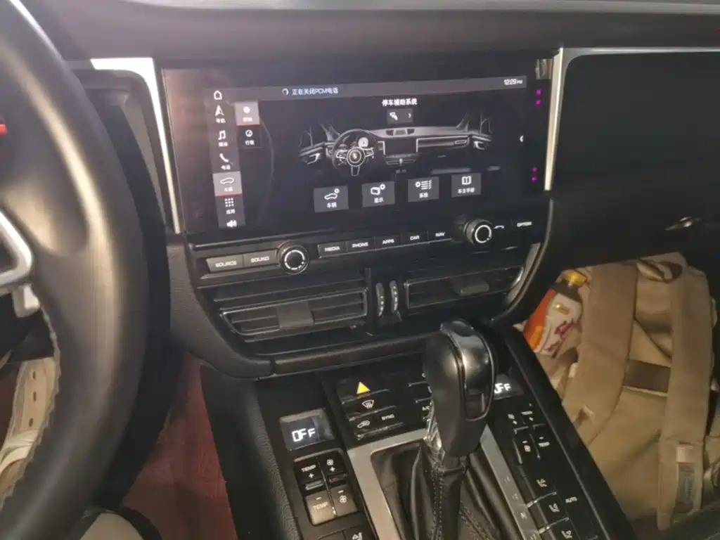 Porsche Macan — миниатюра 13