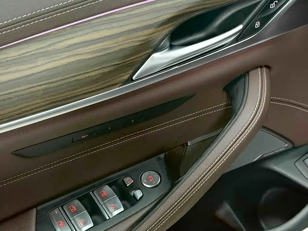 BMW 5 Series — миниатюра 19