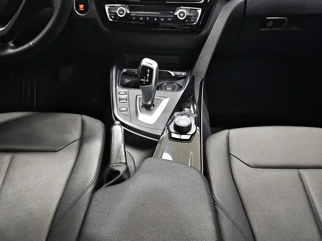 BMW 3 Series — миниатюра 7