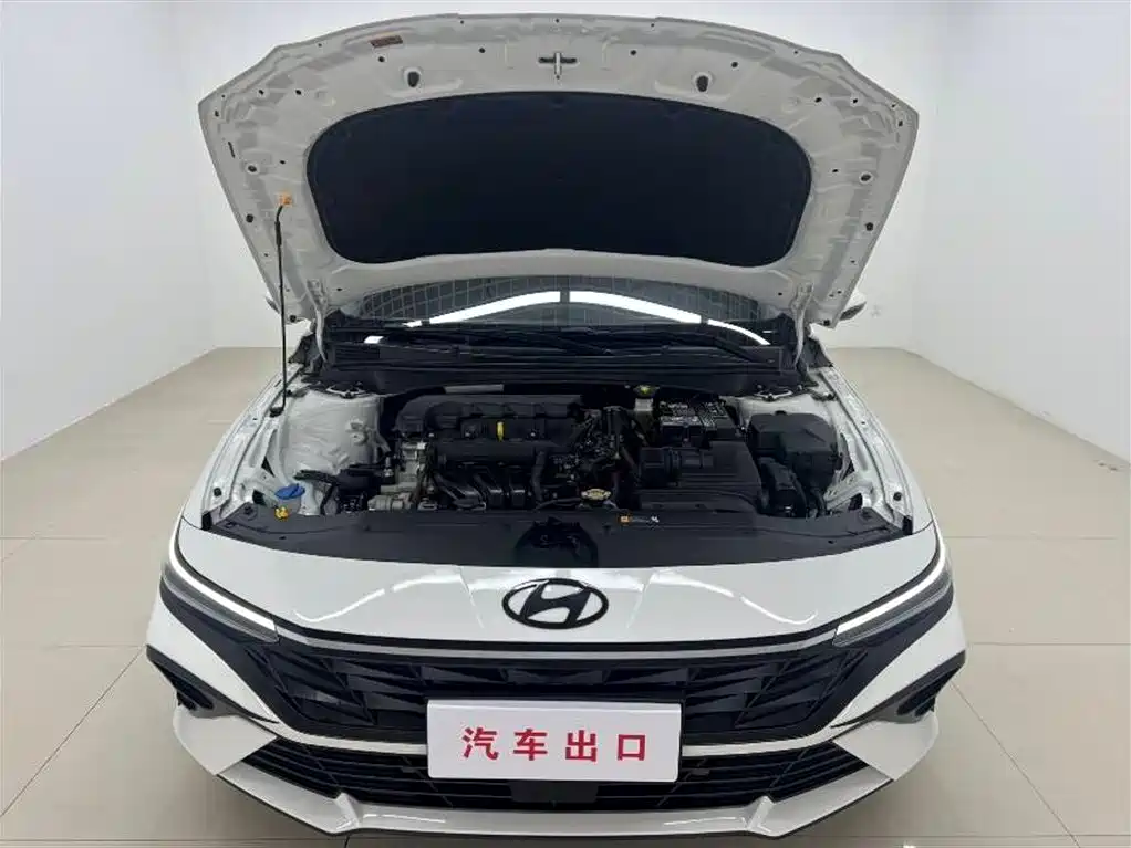 Hyundai Elantra 2023 1.5L CVT LUX Luxury