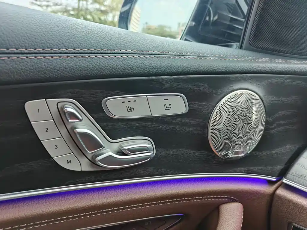 Mercedes-Benz E-Class — миниатюра 15