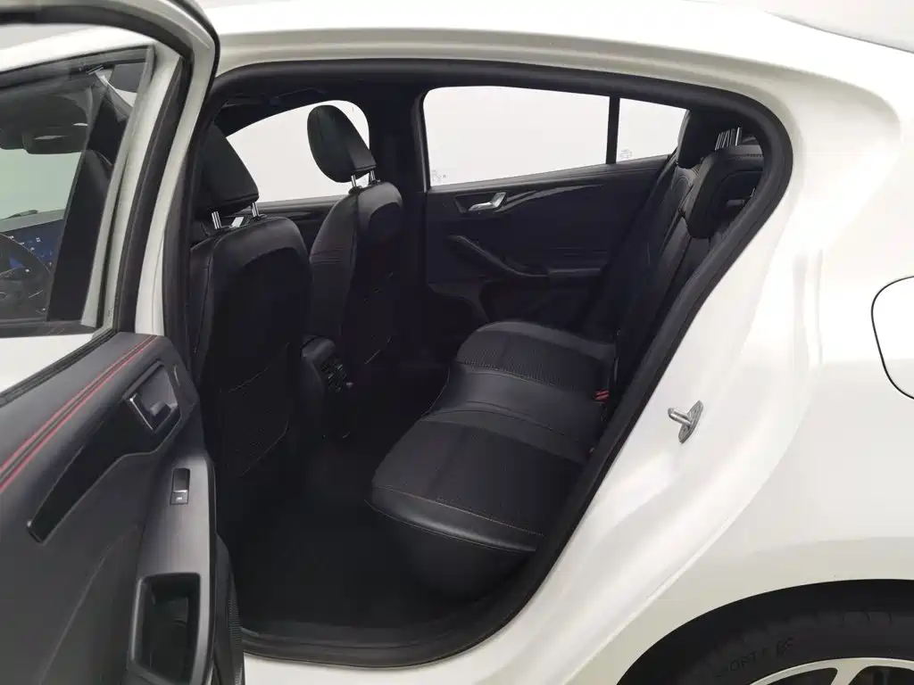 Ford Focus — миниатюра 15