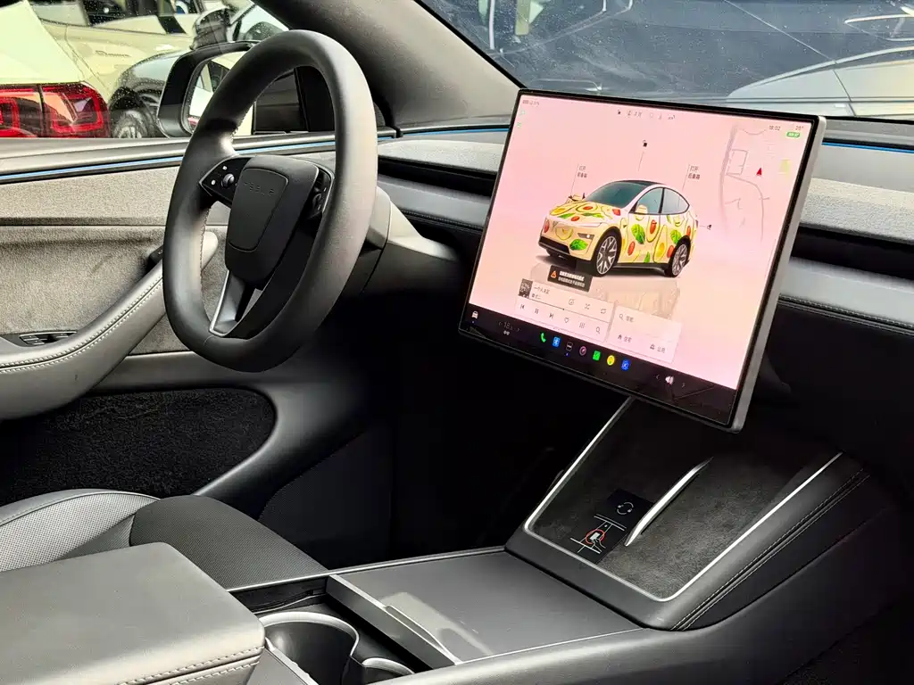 Tesla Model Y L — миниатюра 9