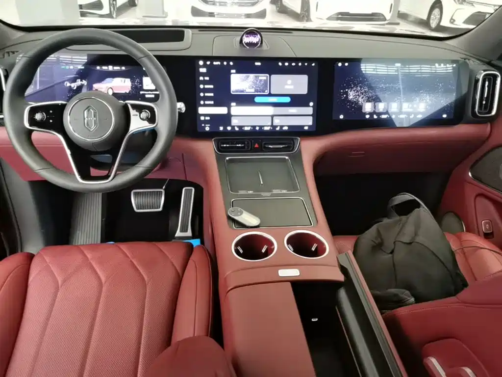 Aito M8 2025 Ultra 53.4kWh 6 мест (192 ）