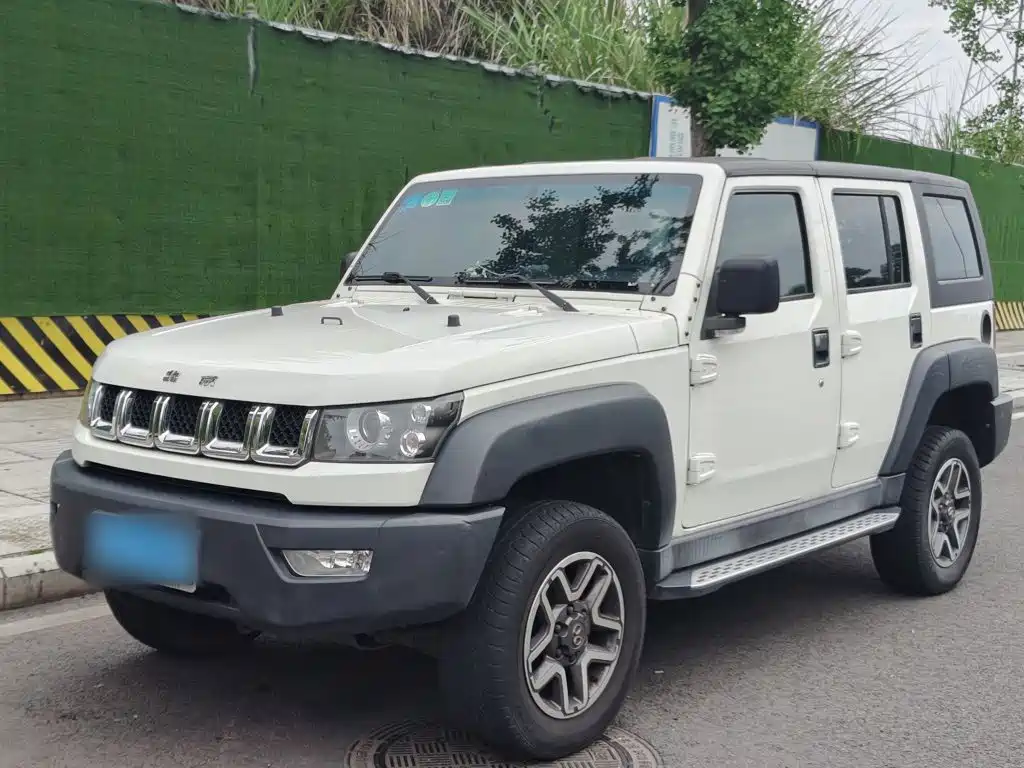 BAIC BJ40 2016 40L 2.3T AT Premium