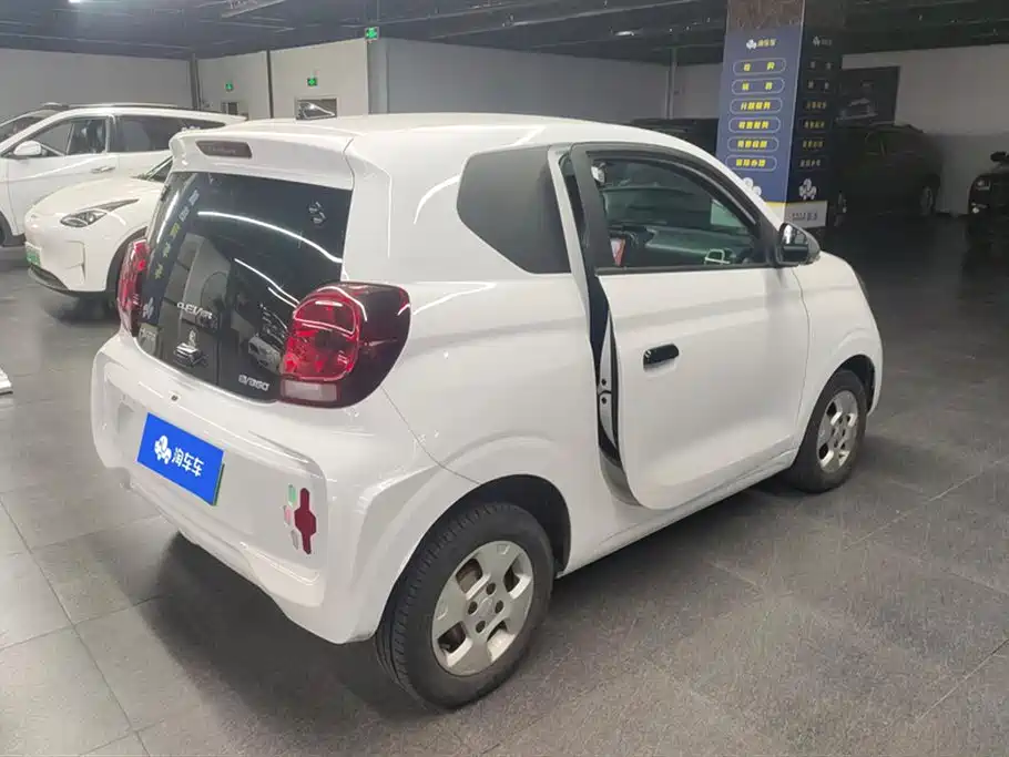 Roewe Clever 2021 302km мест