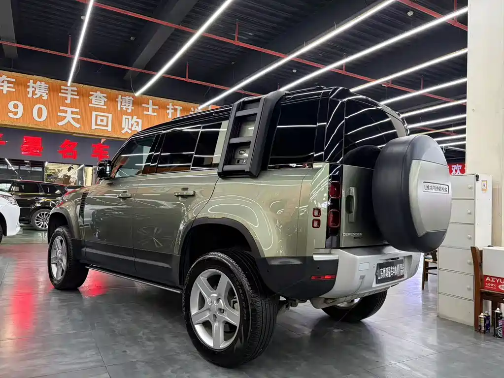 Land Rover Defender — миниатюра 17