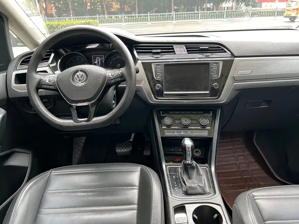 Volkswagen Touran — миниатюра 11