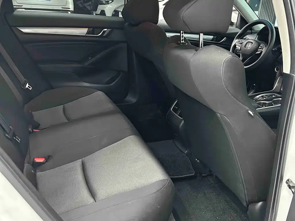 Honda Accord — миниатюра 11