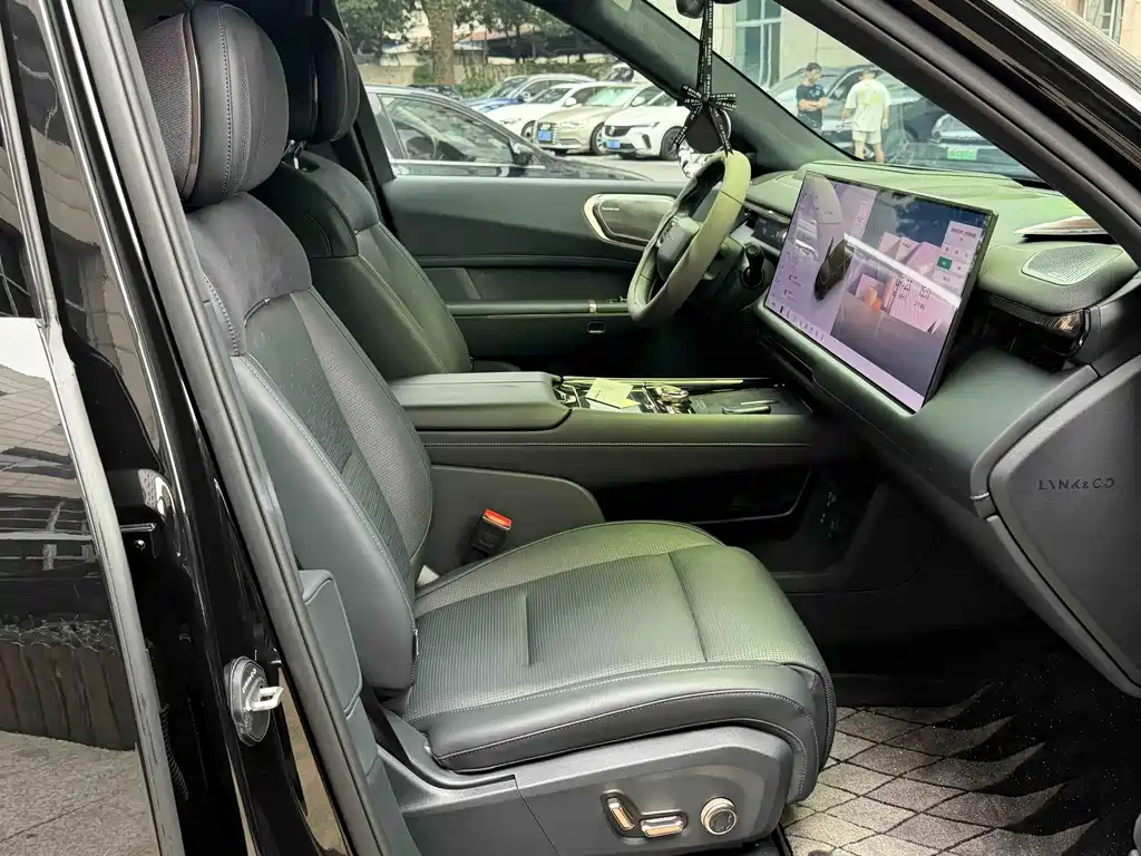 Lynk & Co 900 — миниатюра 11