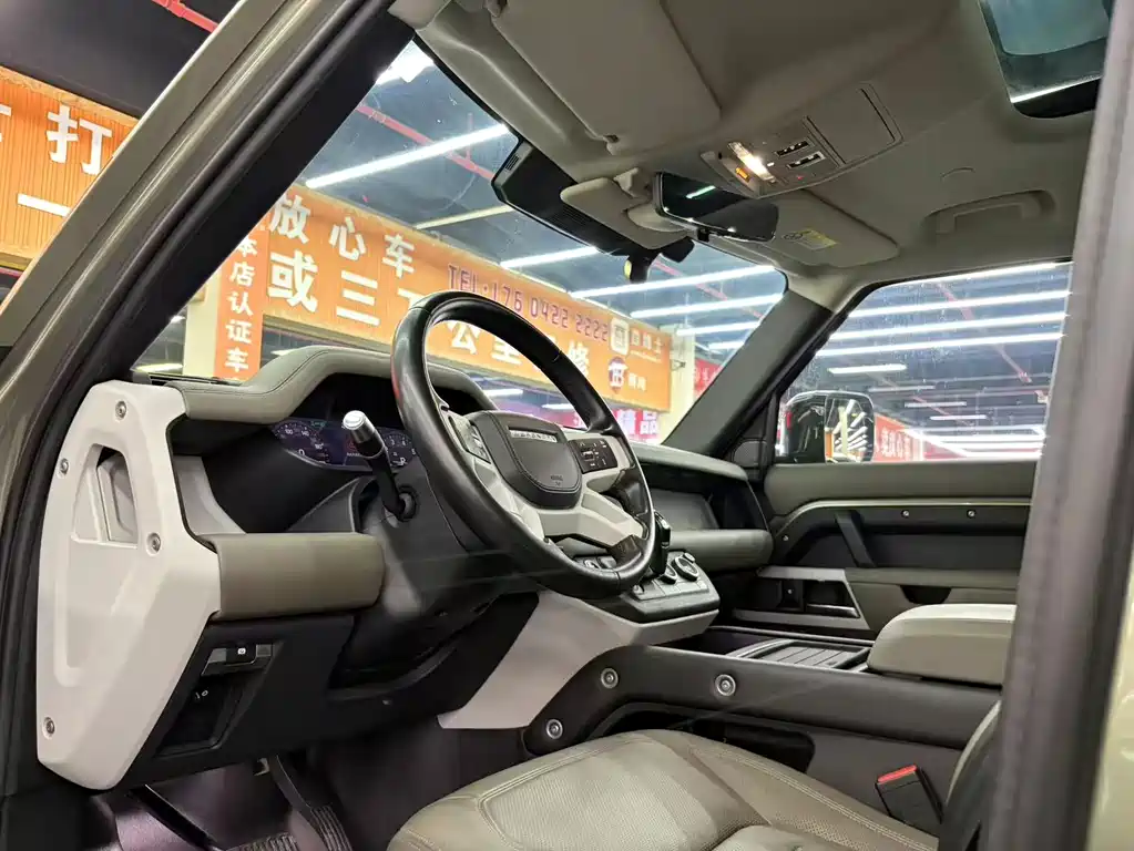 Land Rover Defender — миниатюра 6