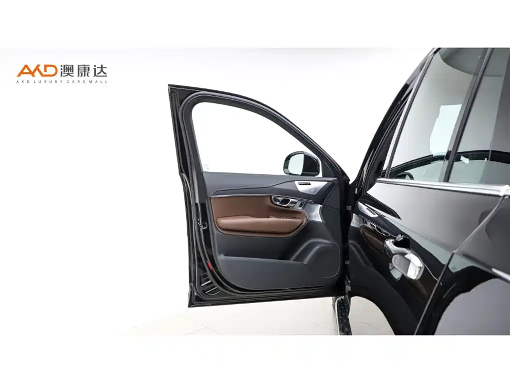 Volvo XC90 PHEV — миниатюра 11