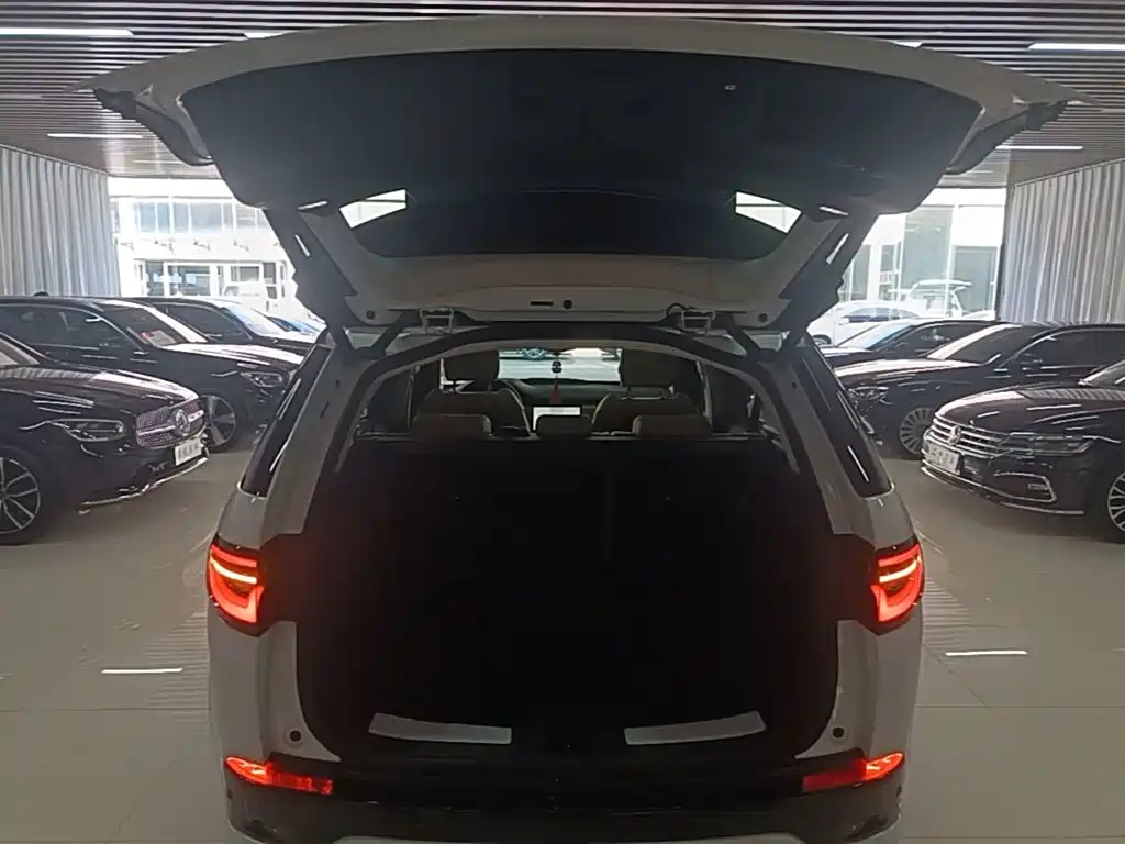 Land Rover Discovery Sport — миниатюра 19