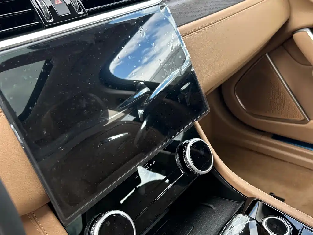 Jaguar XFL — миниатюра 7