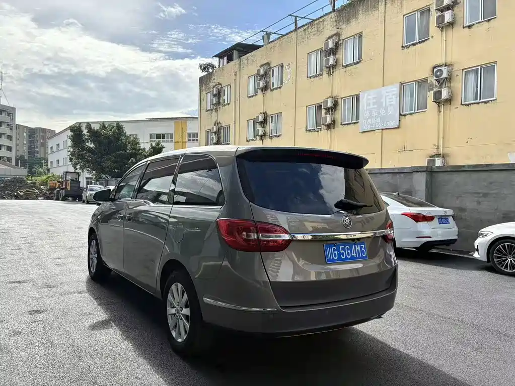 Buick GL8 — миниатюра 9