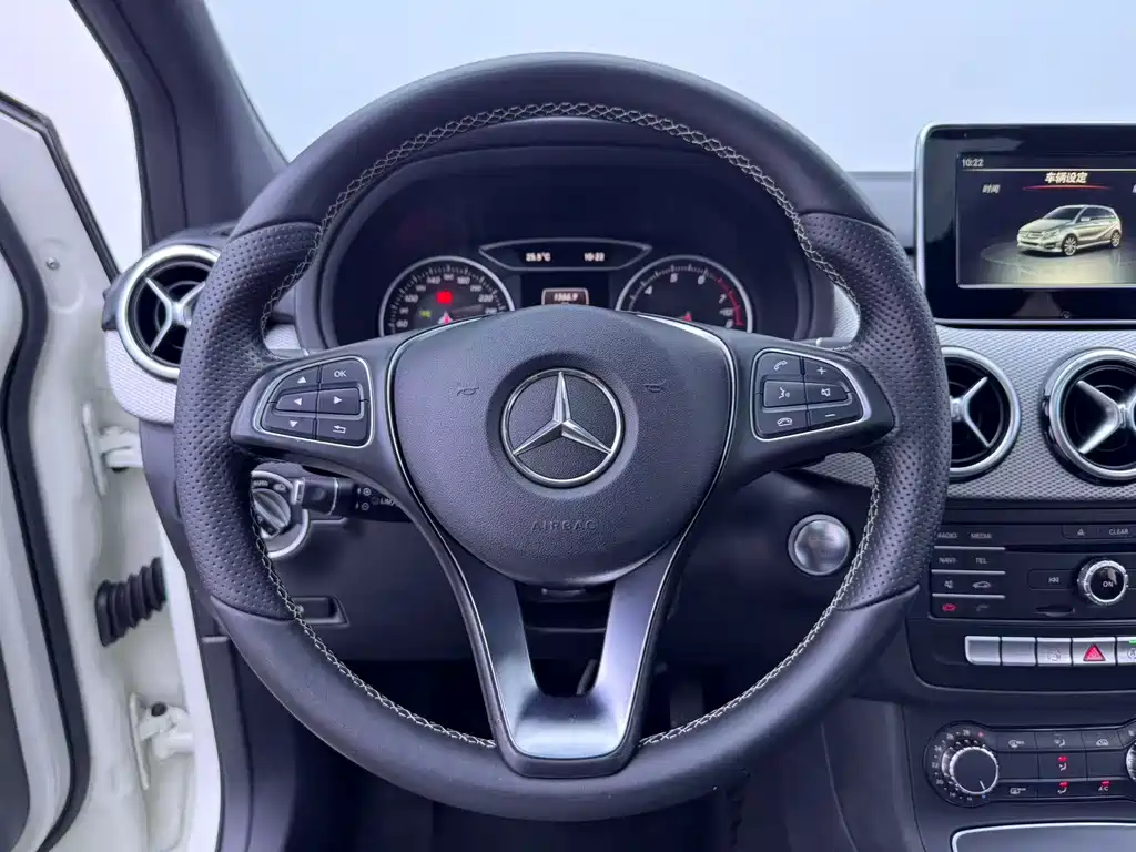 Mercedes-Benz B-Class — миниатюра 12
