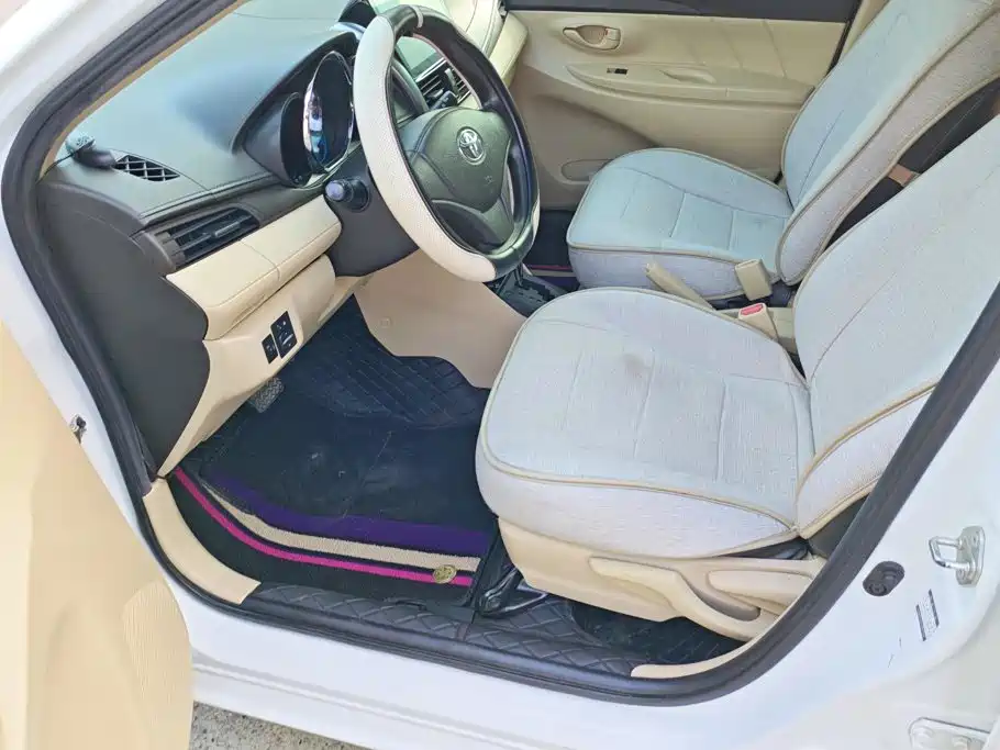 Toyota Yaris L — миниатюра 9