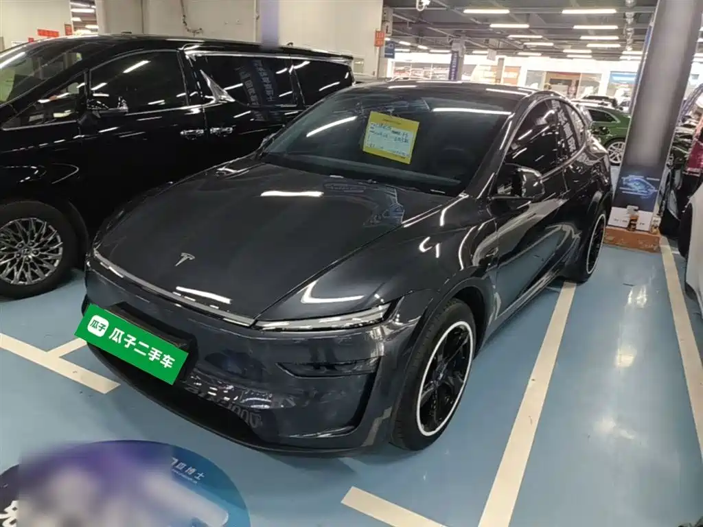 Tesla Model Y 2025