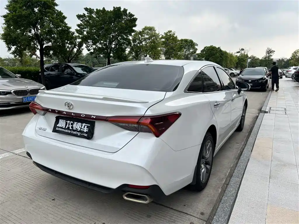 Toyota Avalon — миниатюра 9