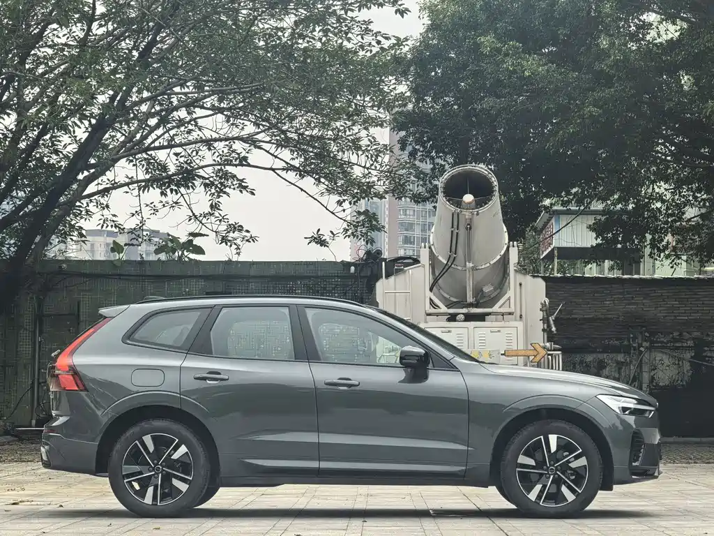 Volvo XC60 2026 B5 Sport