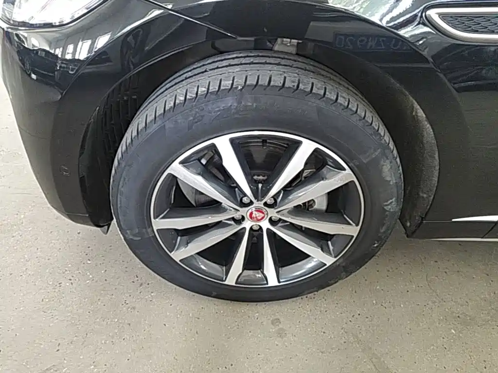 Jaguar F-PACE — миниатюра 23
