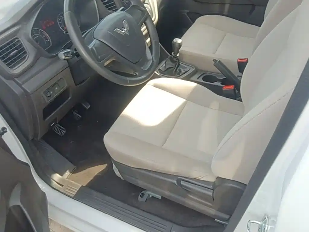 Wuling Hongguang V — миниатюра 15
