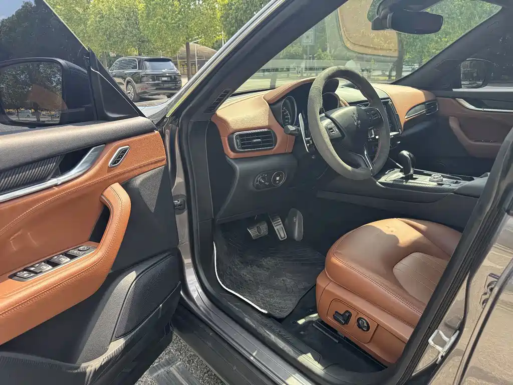 Maserati Levante — миниатюра 6