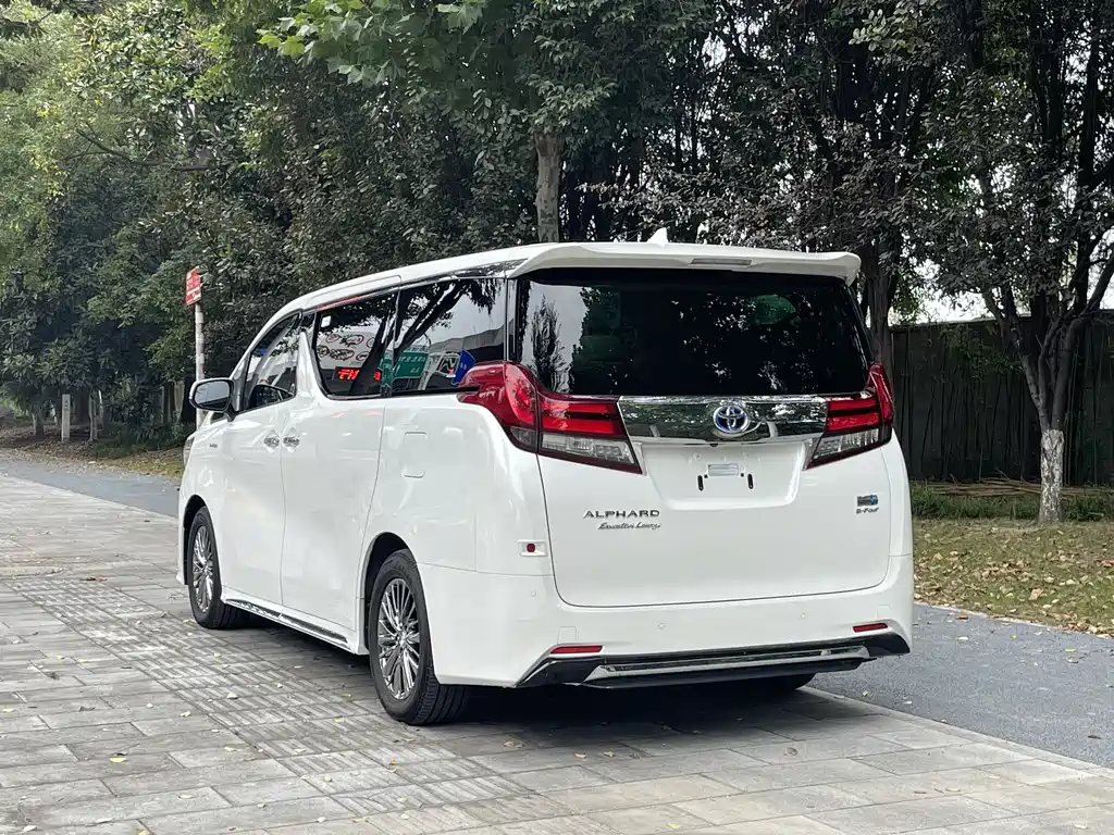 Toyota Vellfire 2021 2.5L HV Luxury