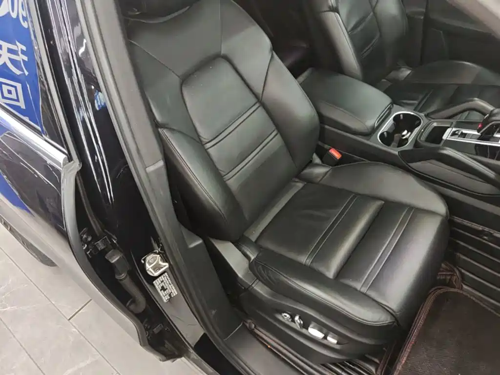Porsche Cayenne — миниатюра 25