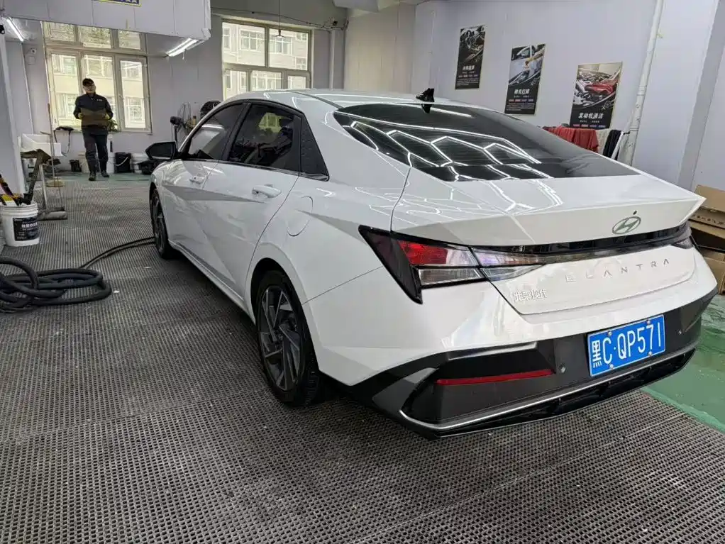 Hyundai Elantra — миниатюра 5
