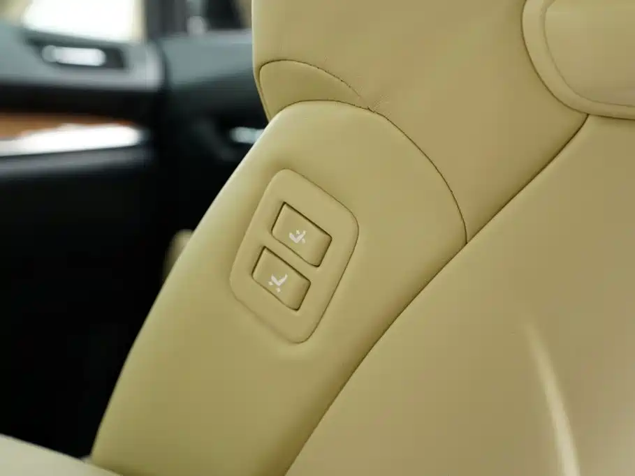 Toyota Alphard — миниатюра 35