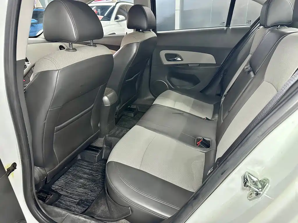 Chevrolet Cruze — миниатюра 9