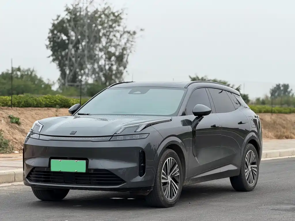 Lynk & Co 08 EM-P