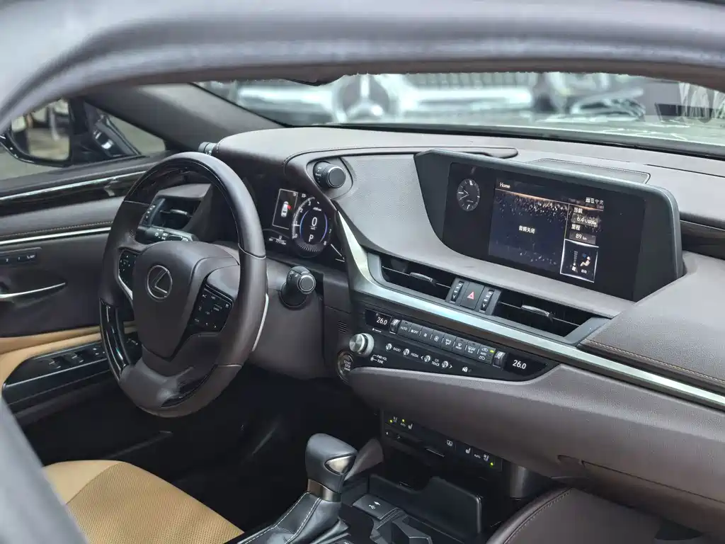 Lexus ES — миниатюра 26