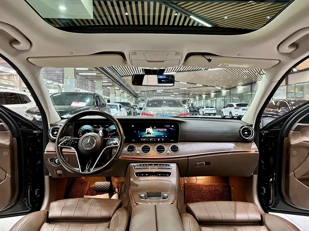 Mercedes-Benz E-Class — миниатюра 8