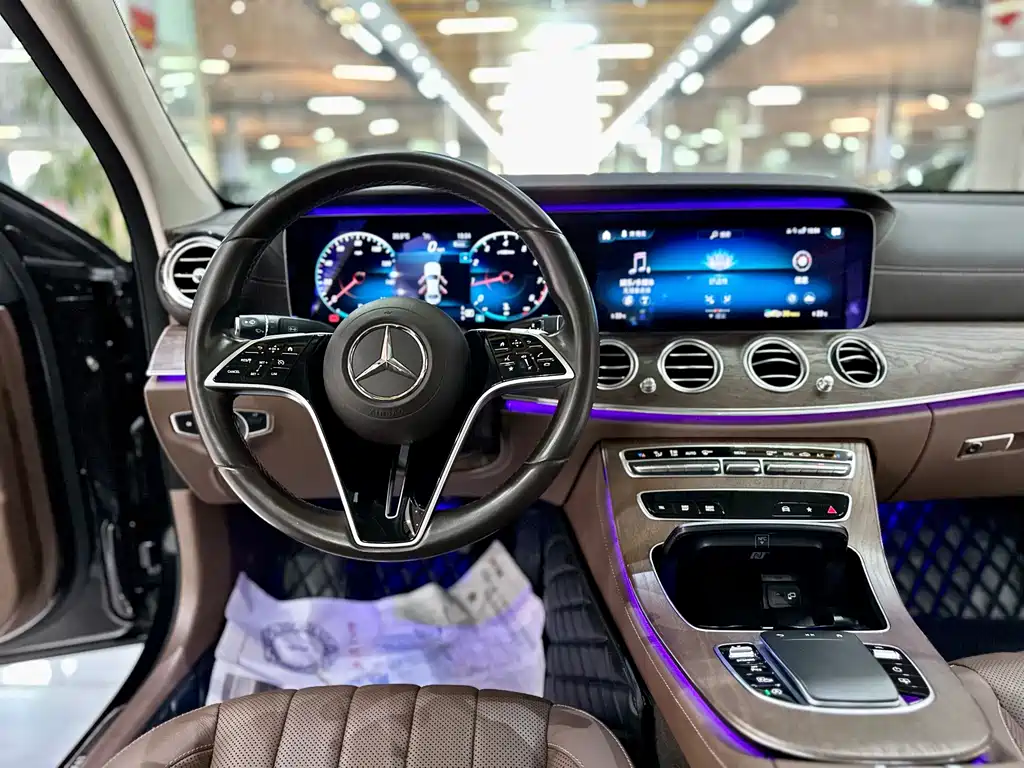 Mercedes-Benz E-Class — миниатюра 8
