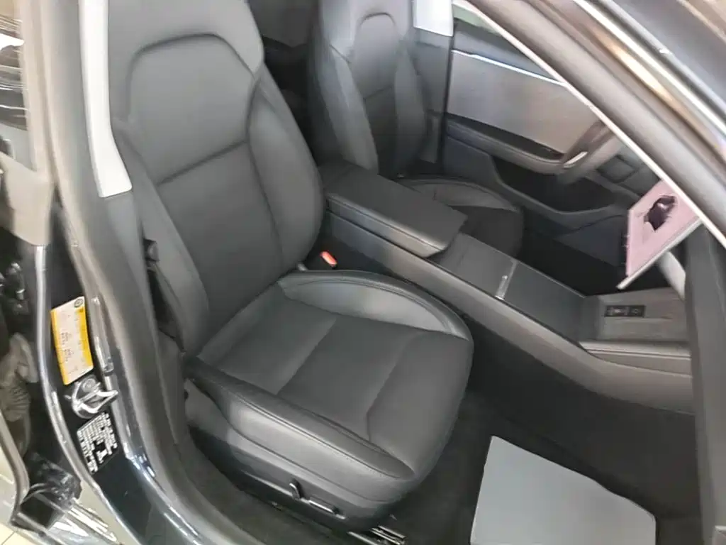 Tesla Model 3 — миниатюра 25