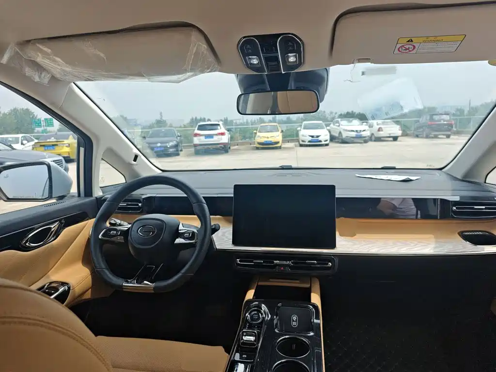 GAC Motor Trumpchi E8 PHEV — миниатюра 10