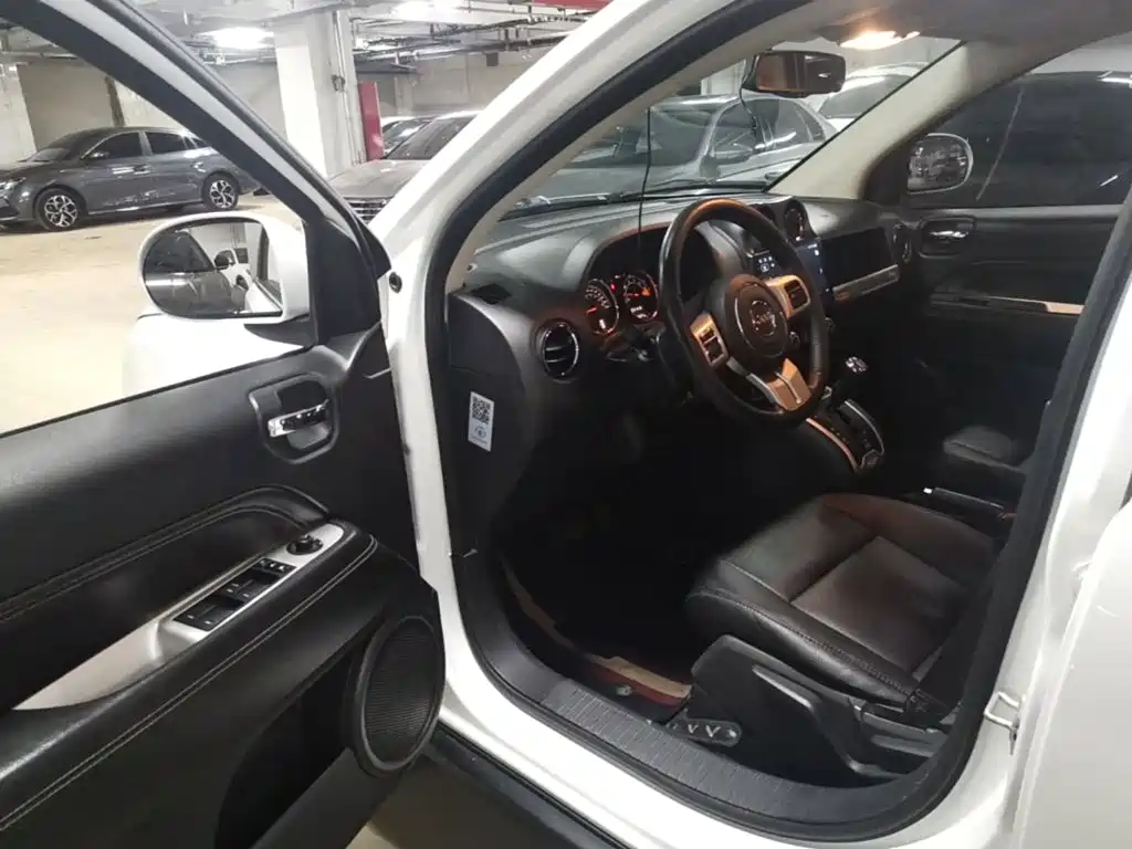 Jeep Compass (Import) — миниатюра 12