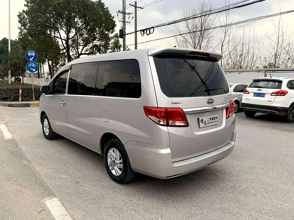 JAC M4 2016 2.0L MT Luxury