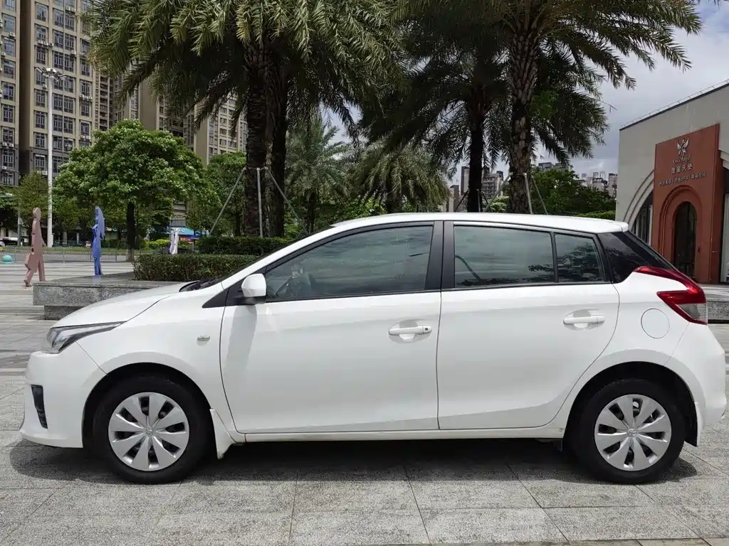 Toyota Yaris L — миниатюра 4