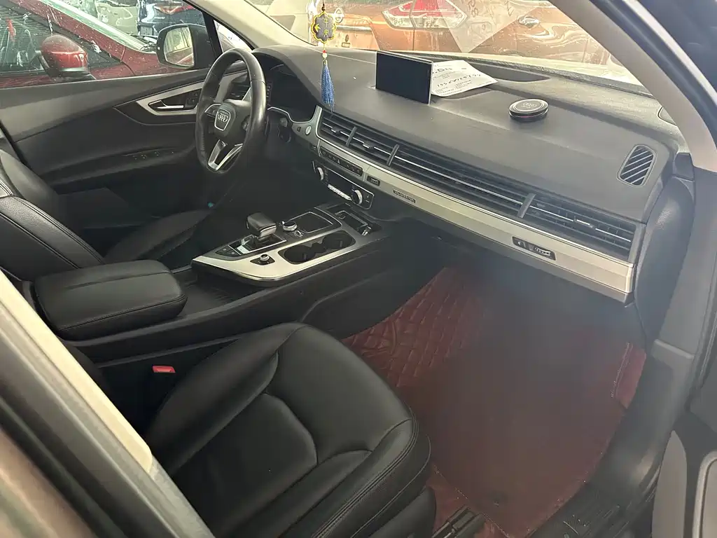 Audi Q7 — миниатюра 7